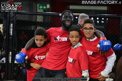 2023-12-02 Lugano in the Cage 6 22358 MMA Pro - Jemie Mike Stewart-Amadoudiama Diop